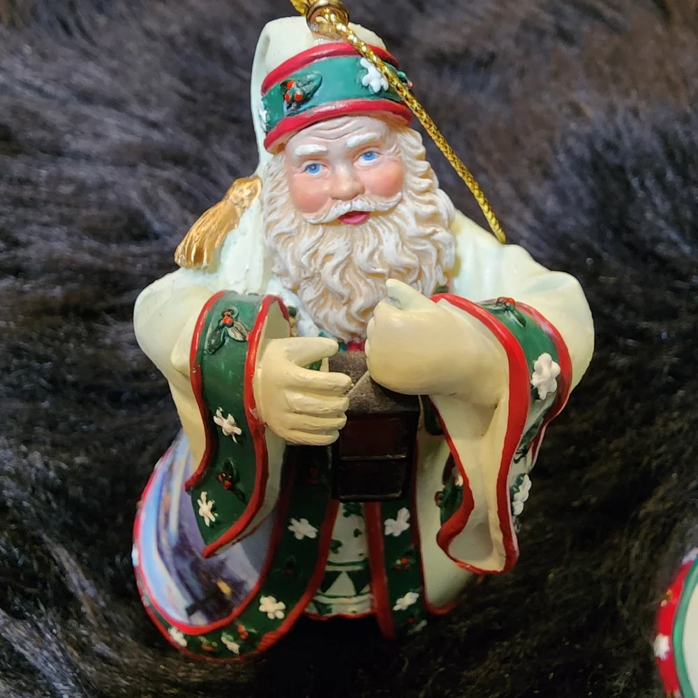 Set of 2 Thomas Kinkade Old World Santa Ornaments by Heirloom Ornaments
